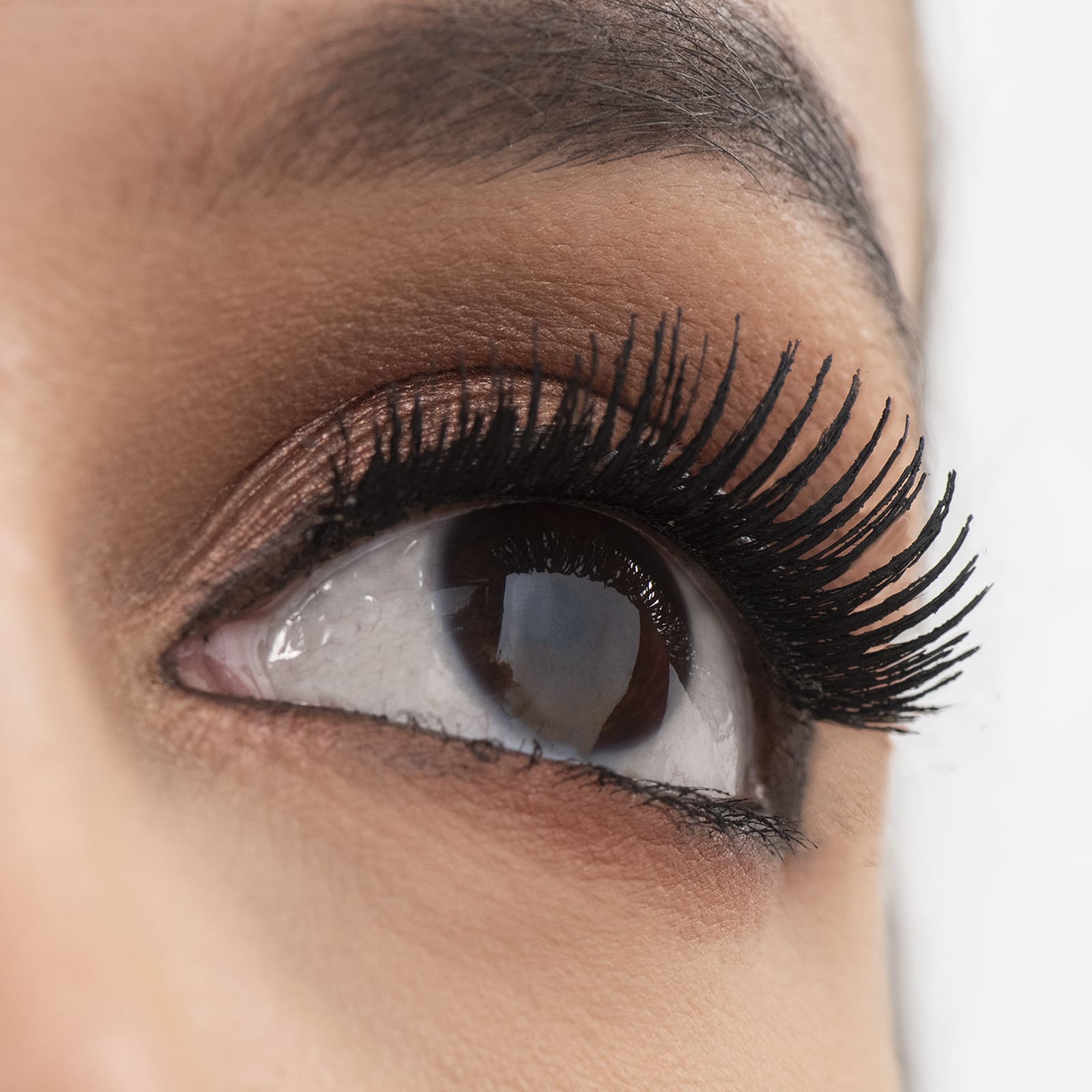 vogue resist pestañina maquillaje de ojos para el dia